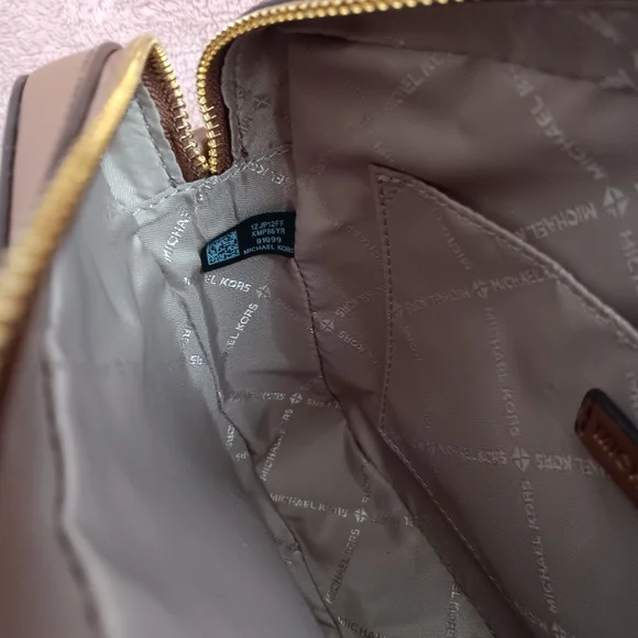 Michael Kors Brown Monogram Jet Set Crossbody Bag - Picture 8 of 13